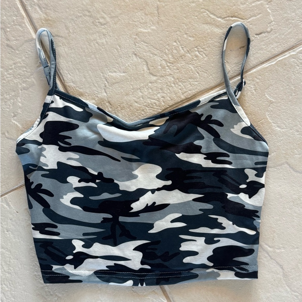 SHEIN black, grey, and white top